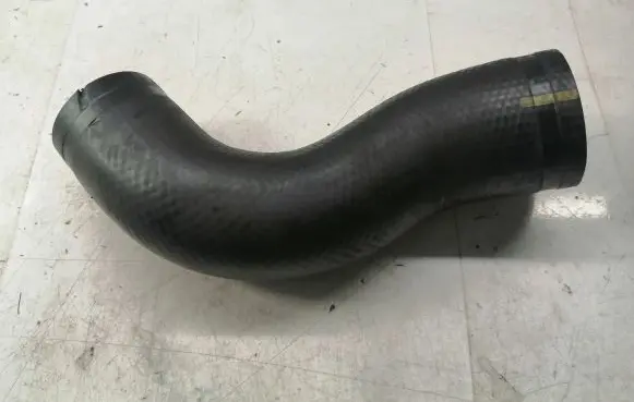Toyota Avensis T270 Intercooler hose/pipe 1734326100