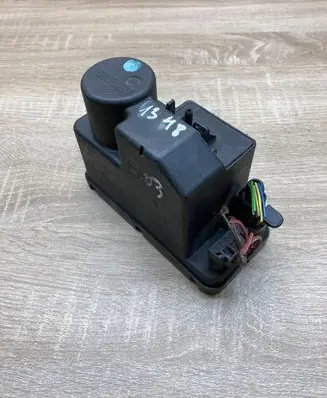 Mercedes-Benz C W203 Central locking vacuum pump 1248001348