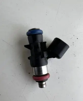 Dodge RAM 1500 DS Fuel injector 05184085AC 13412120909