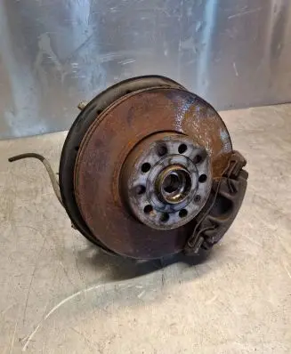 Volkswagen Jetta VI Front wheel hub spindle knuckle