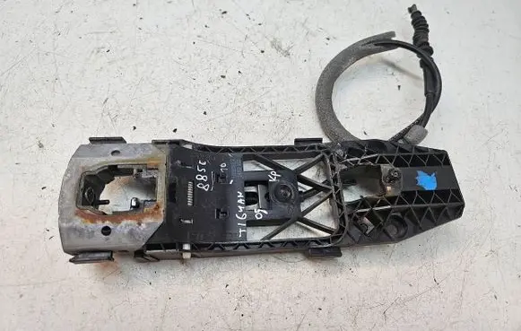 Volkswagen Tiguan Front door exterior handle/bracket 5N0837885E