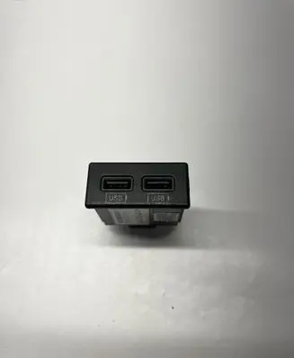 Dodge Challenger USB socket connector 68253158AA