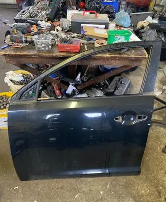KIA Sportage Front door