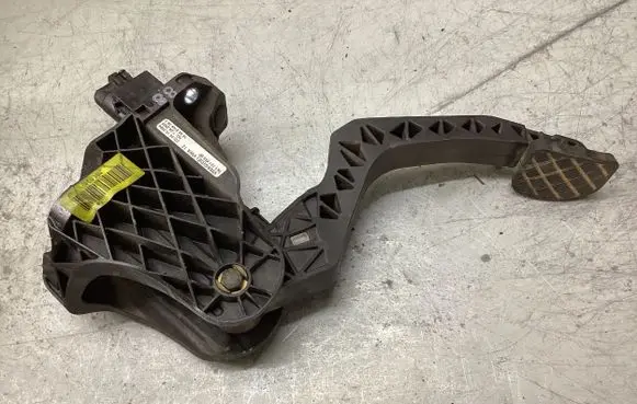 Skoda Octavia Mk2 (1Z) Clutch pedal 1K1721059BF 7042005