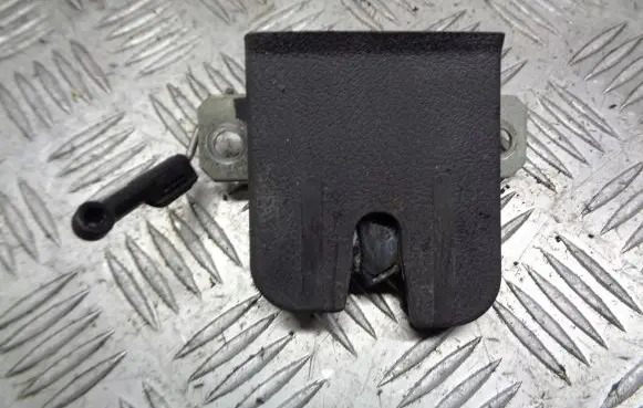 Volkswagen Polo Tailgate exterior lock 6Q6827505B