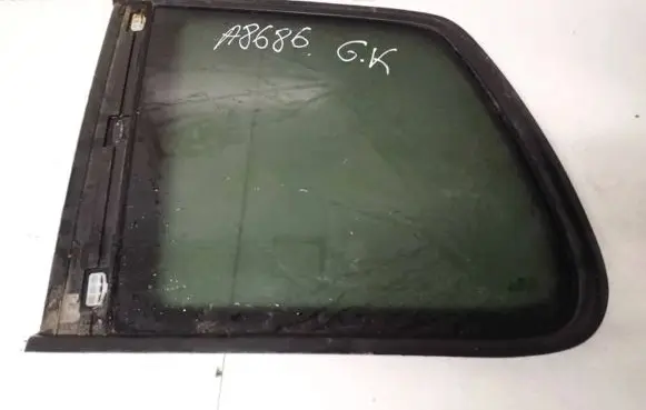 Volkswagen Touran I Rear side window