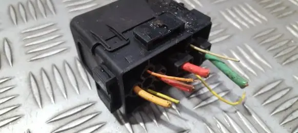 Renault Scenic II - Grand scenic II Other relay 8200222933 W82