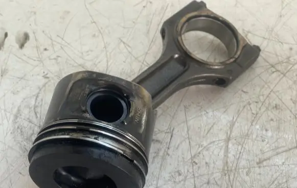 BMW 5 F10 F11 Piston with connecting rod 0840ZU FMN