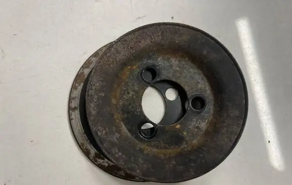 Volkswagen PASSAT B5 Water pump pulley 058121031B 058121031C
