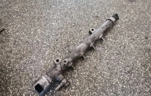Mercedes-Benz C W204 Fuel main line pipe A6510700495