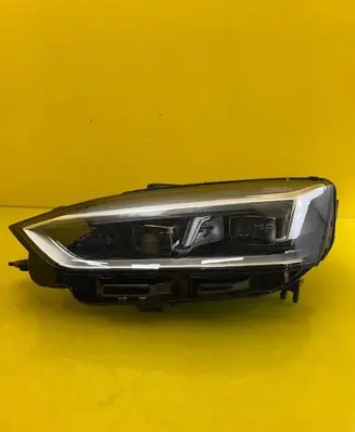 Audi A5 Headlight/headlamp 8W6941035