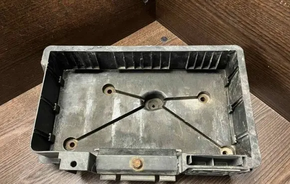 Iveco Daily 3rd gen Battery tray 504094417