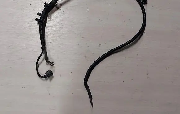 Audi A4 S4 B7 8E 8H Positive cable (battery)