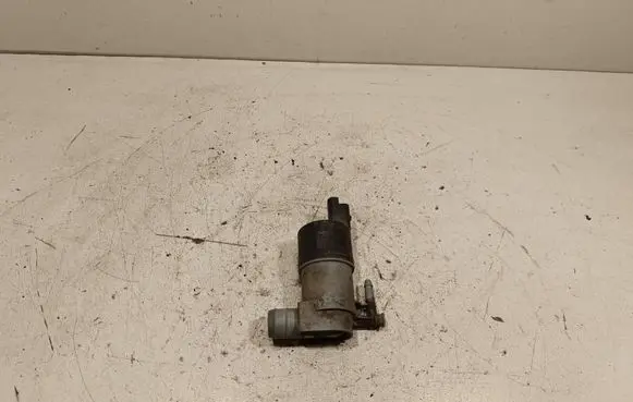 Nissan Navara D40 Windscreen/windshield washer pump 681155