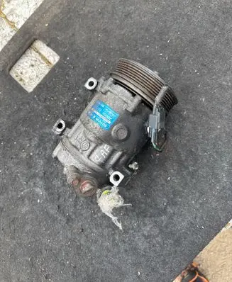 Volvo V50 Air conditioning (A/C) compressor (pump) 3M5H19D629TA