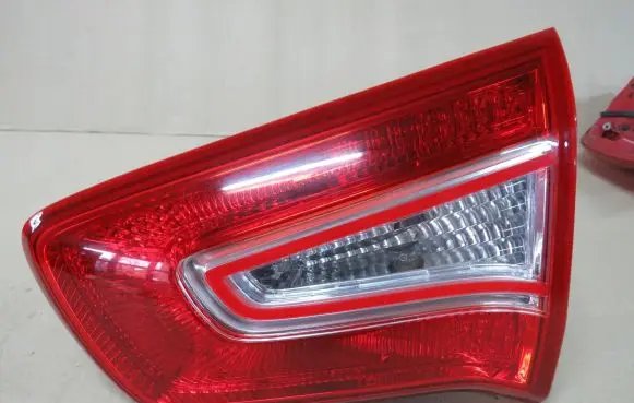 KIA Sportage Tailgate rear/tail lights 924063W0