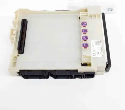 Toyota Prius (XW50) Central body control module 8273047560A