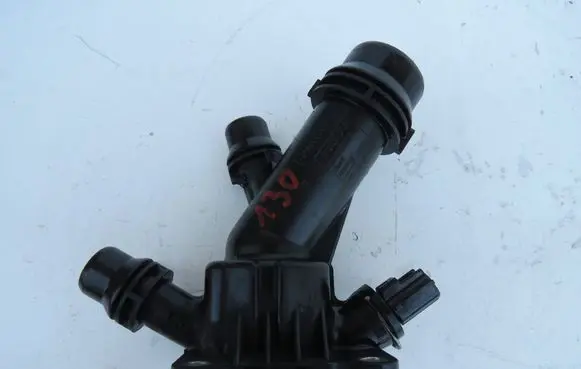 Volvo V60 Thermostat/thermostat housing 31293556 C90XB