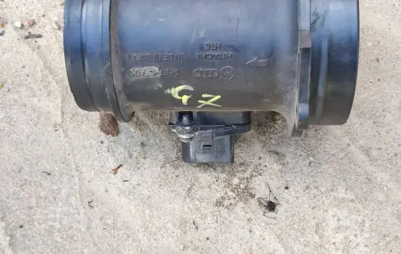 Audi Q7 4L Mass air flow meter 057906690