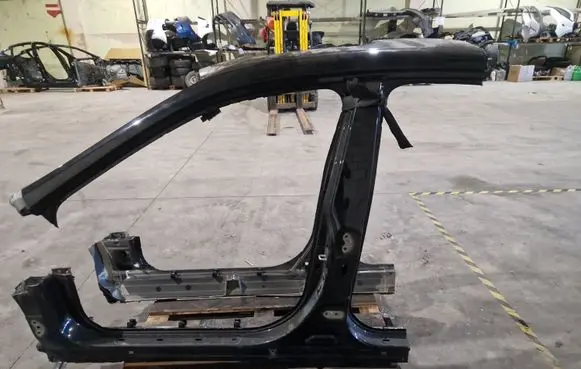 Toyota RAV 4 (XA40) Pillar (middle)