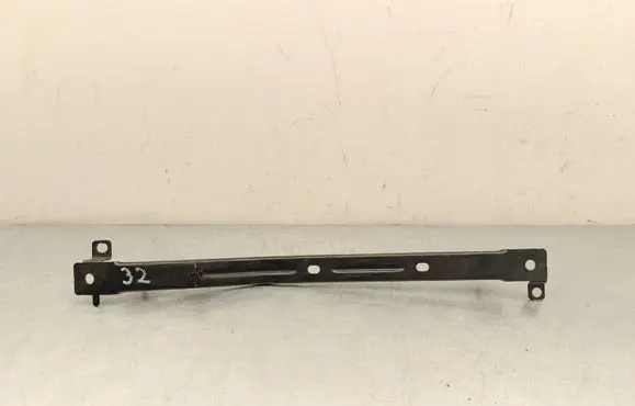 Volvo XC40 Fuel tank mounting bracket 31452608
