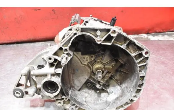 Fiat Grande Punto Manual 6 speed gearbox 55196336