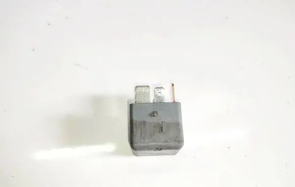 Toyota Avensis T250 Other relay 9098702030 90987-02030