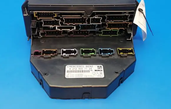 Mercedes-Benz E W212 Fuse module A2129007124 A2129015504 A2129024408