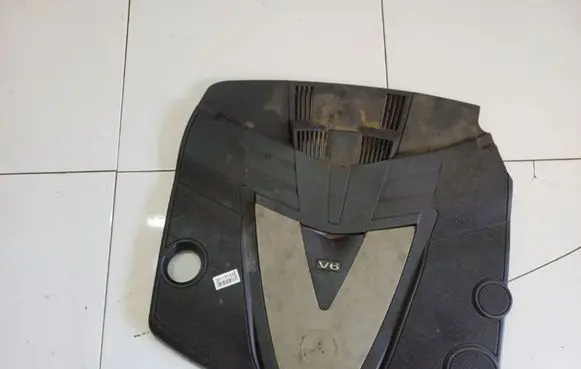 Mercedes-Benz R W251 Engine cover (trim) A6420101667