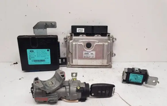 KIA Stonic Engine control unit/module 3912804040