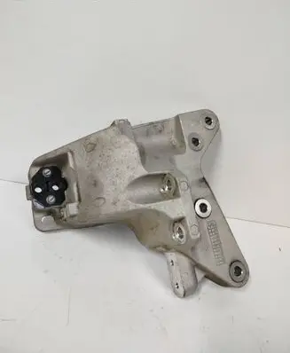 KIA Niro Engine mounting bracket