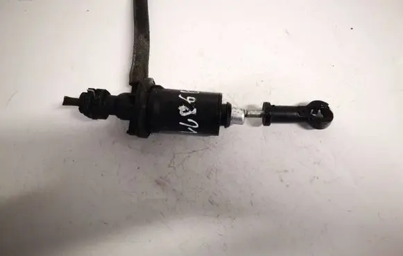 Renault Trafic II (X83) Clutch master cylinder 8200031240