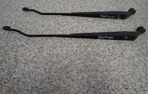 Suzuki Ignis Front wiper blade arm 