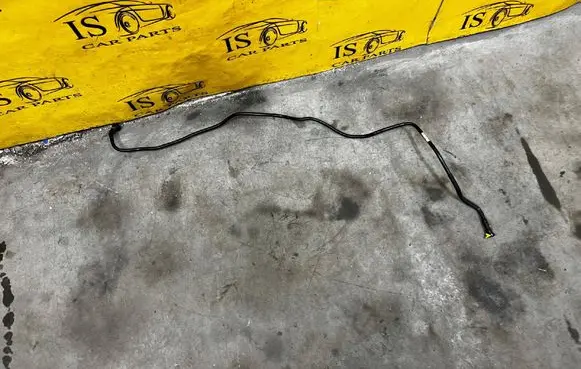 Mercedes-Benz GLS X166 Fuel line pipe A1664709464