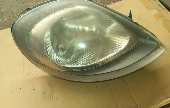 Renault Trafic II (X83) Headlight/headlamp 7700311372