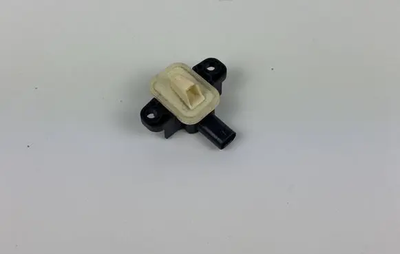 Mercedes-Benz GLA W156 Airbag deployment crash/impact sensor A1668210351