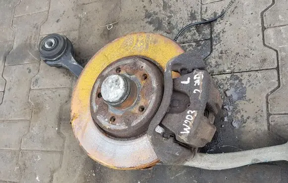 Mercedes-Benz C W203 Stub axle 