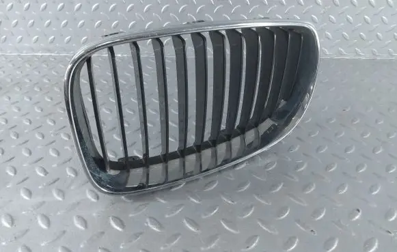 BMW 1 E81 E87 Front grill BM07026 BM070261