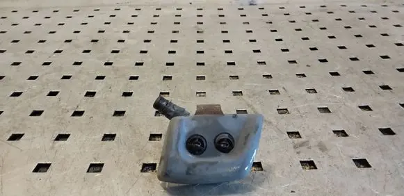 Land Rover Discovery 3 - LR3 Headlight washer spray nozzle