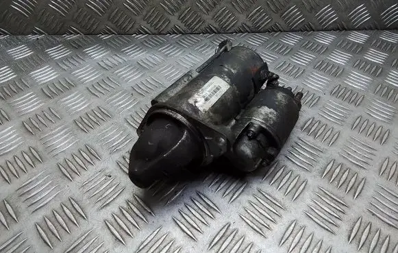 Opel Zafira B Starter motor 55556092