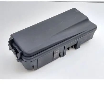 Opel Vectra C Fuse module 13144709 13144709UQ 519066013