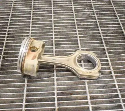 BMW 5 E60 E61 Piston 7840918 7838623