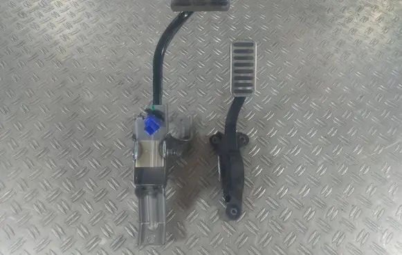 KIA Pro Cee'd III Pedal assembly 32700-G4210 32800-J7210