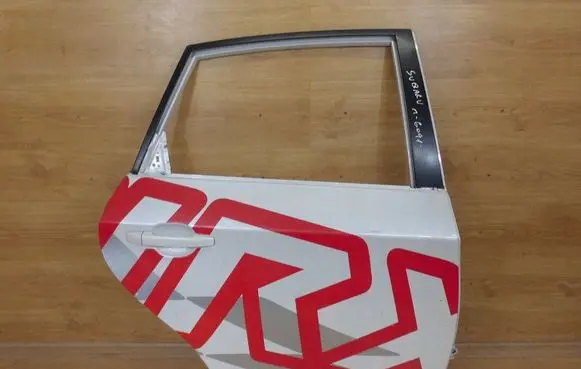 Subaru Impreza III Rear door