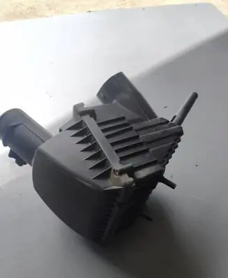 Opel Vivaro Air filter box 93451661