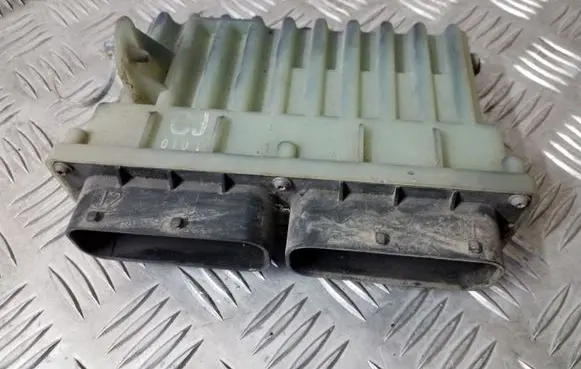Opel Zafira A Coolant fan relay 24410130