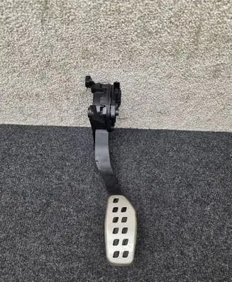 Renault Captur II Accelerator throttle pedal 180020853R
