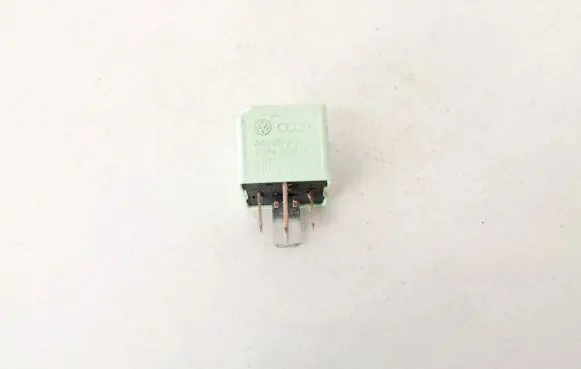 Volkswagen Scirocco Other relay 4h0951253 v23136-j0006-x079