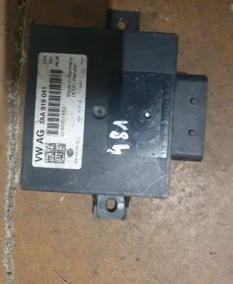 Volkswagen PASSAT B7 Power management control unit 3AA919041 8ES01045240 0180001483