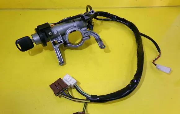Suzuki Baleno EG Ignition lock 316450